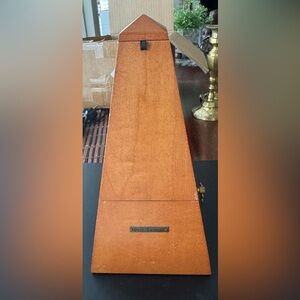 Seth Thomas Metronome De Maelzel Wooden Walnut Wind-Up Model 899-575 Great!!